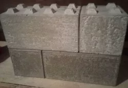 scale interlocking concrete block form