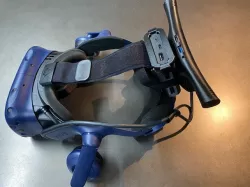 HTC Vive Pro Wireless Headset Mounted Battery Case