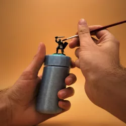 MINIATURE PAINTING HOLDER