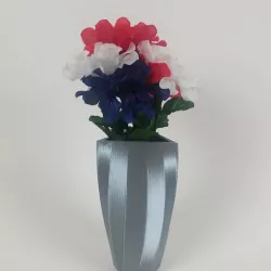 tri-shaped vase