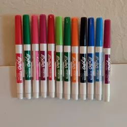Whiteboard pen holder