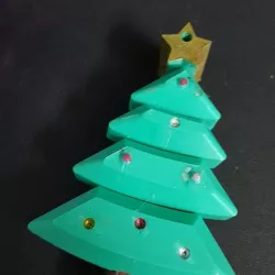 Christmas tree spinning keychain and ornament (Articulated)