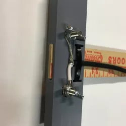 Dipole Center Insulator