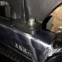 Espaçador do protetor de corrente Triumph Tiger 955i ( Chain guard spacer)