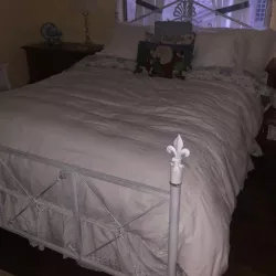 Finial for bed post