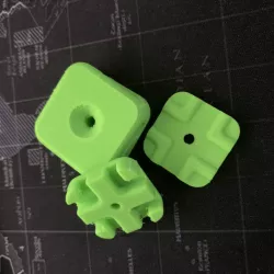 Wire mesh bracket (pegboard)