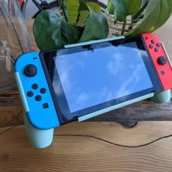 $4.00Nintendo Switch Ergonomic Grip