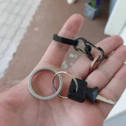 Stupid plastic keyring ring