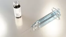 Vaccine vial and syringe Low-poly 3D model