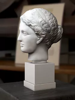 Bust of Aphrodite 3D model