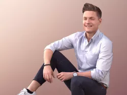 Dan 10370 - Elegant Man Sitting Low-poly 3D model