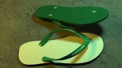simple realistic flip-flops Low-poly 3D model