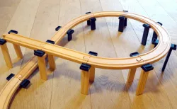 Pillar clamp for model Train (wooden train: brio, thomas, ikea, electric train: märklin, etc)