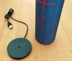 Charging dock compatible with Logitech Ultimate Ears Boom 3 speakers (version with permanently connected cable)
