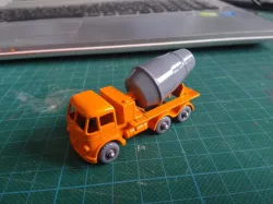 Lesney / Matchbox No26b replacement cement mixer bucket