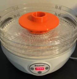 Filament dryer made from food dryer machine and filament carousel