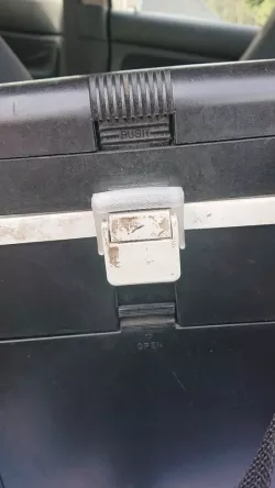 Cool Box closure