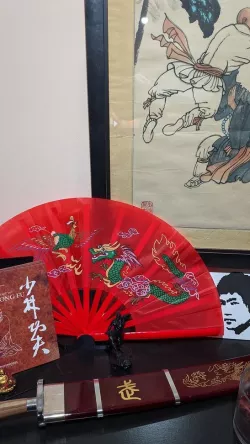 Shaolin hand fan stand