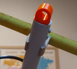 Squid pole connector for tape measure yagi antenna
