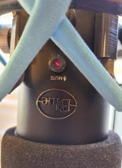 Blue yeti Microphone Buttons