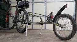 BOB Trailer kickstand