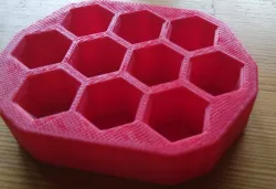 Fully customizable vaccine vial holder