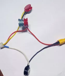Magnetic contacts for battery charging (remix for 10mm magnets)