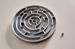 Circular maze