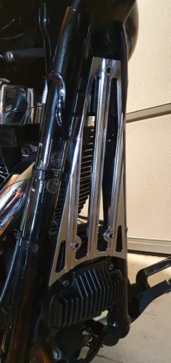 Harley Davidson billet grill aluminium holder
