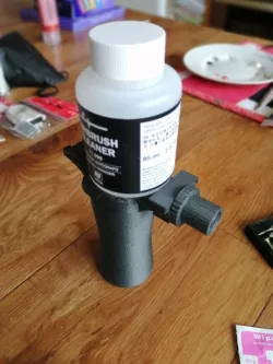 Model painting handle