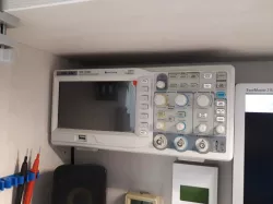 Oscilloscope wall mount holder (SIGLENT SDS 1052 DL)