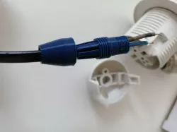 Strain Relief Wire Clamp for E27 Lamp Base with M10 thread
