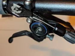 Wolf Tooth ReMote Axle