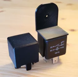 Car Relay mount and dummy model for 24/12V relays (CC-BY-NC)