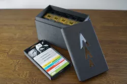 Looney Pyramid Holder for Singularity Boxes