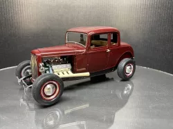 Maßstab 1/25 RC '32 Ford Coupé basierend auf einem Revell Kit