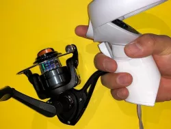 Oculus Quest 2 - Real VR Fishing - Spinning Reel Holder (R) 