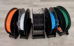 Separable Filament Spool Stand for 500g and 1000g spools (45mm, 80mm, 60mm wide), fits IKEA SAMLA (CC-BY)