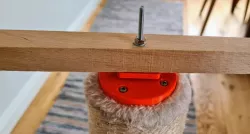 Cat scratching post spinning toy mount