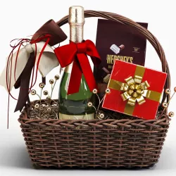 Champagne Sweetness Gift Basket 3D model