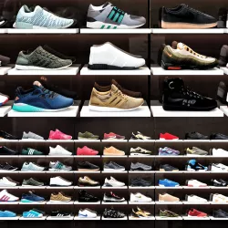 Sport Shoes shop 3D model