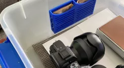 Boveda pack holder for dry box