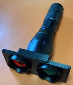 *Flashlight lens changing mechanism