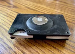 Minimalist Airtag Wallet