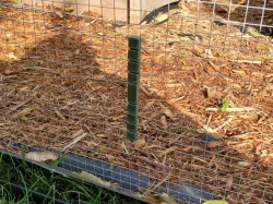 Electric fence spacer