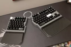 split89 - a split TKL 89-key mechanical keyboard with QMK Configurator support
