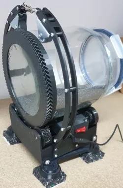 Spring loaded bearing bracket for Reittec Polisher
