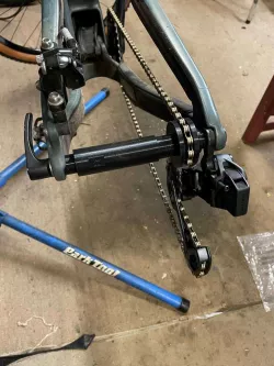 Through axle dummy hub