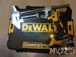 DeWalt DCD791 Drill guide