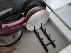 Pan Holder
